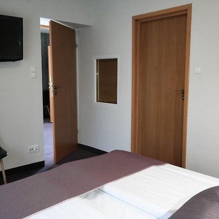 Hotel George Nadarzyn Εξωτερικό φωτογραφία