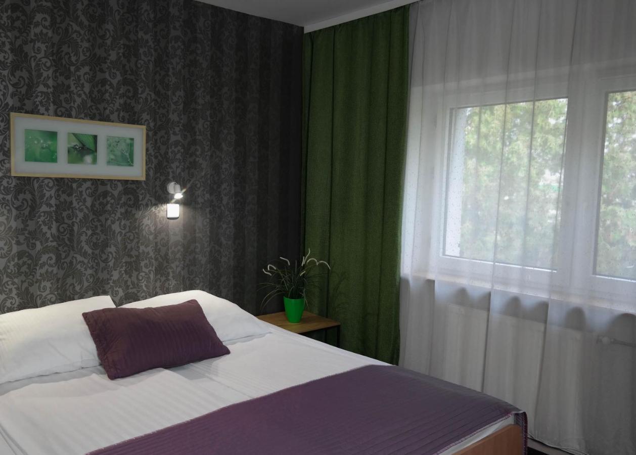 Hotel George Nadarzyn Εξωτερικό φωτογραφία