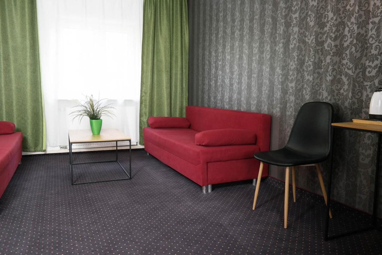 Hotel George Nadarzyn Εξωτερικό φωτογραφία